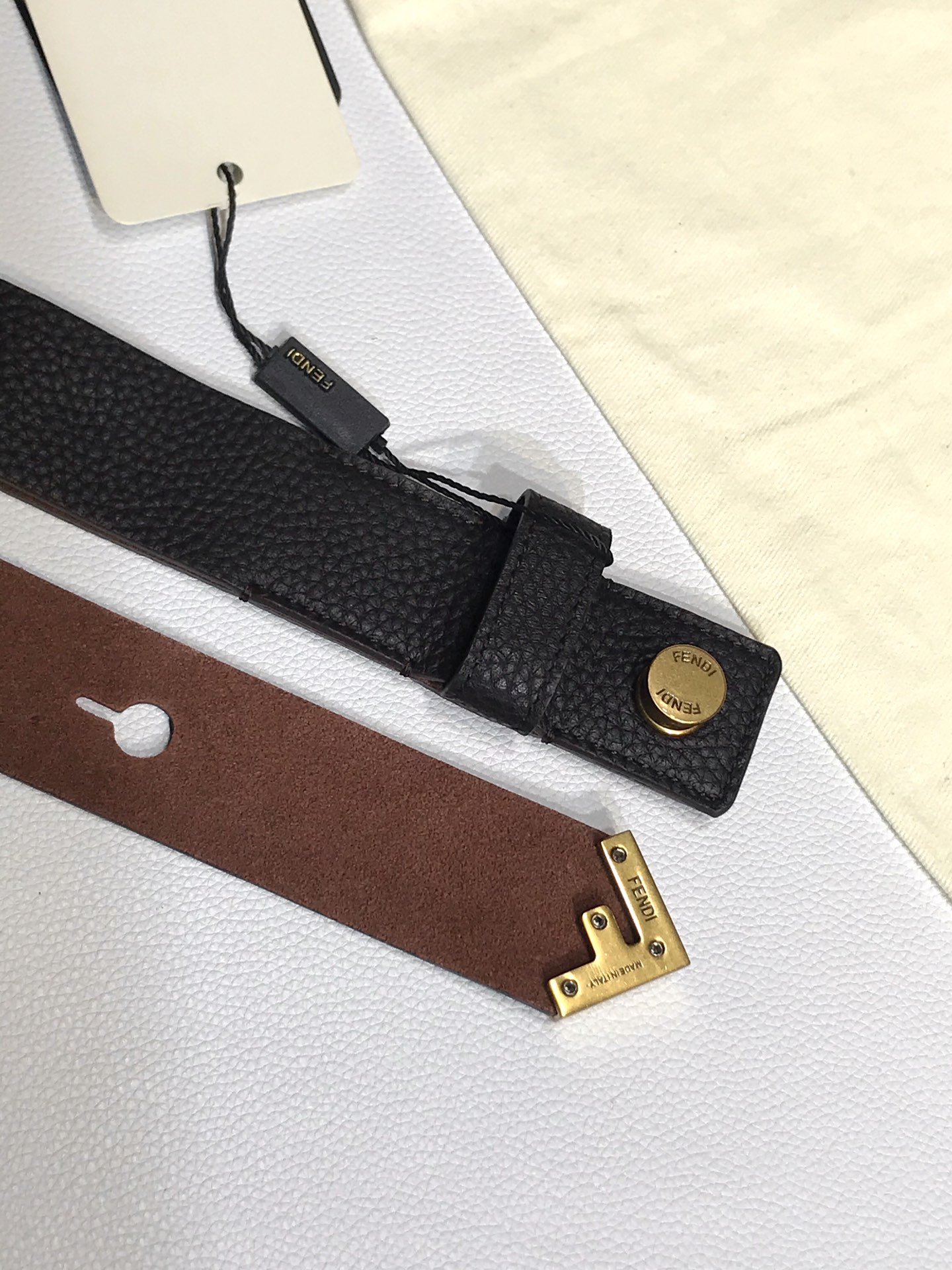 Balenciaga 五金做工精细 线条流畅 表面光滑 𝐙𝐏电镀工艺 香港通关【𝐇𝐀𝐀𝐒】 进口皮料