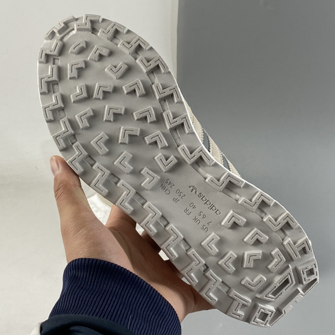 P200  ADIDAS Retropy E5 爆米花中底复古运动休闲跑步鞋 GW4412