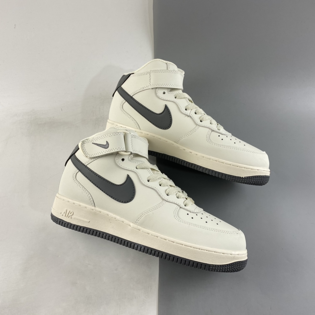 P200  NIKE Air Force 1 Mid 空军一号中帮休闲板鞋 DH2489-001