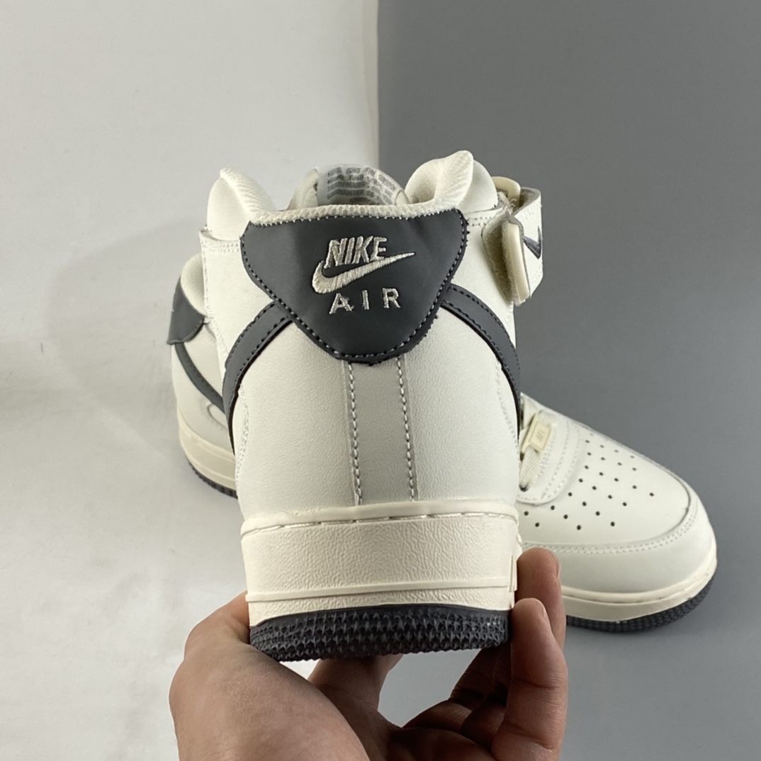 P200  NIKE Air Force 1 Mid 空军一号中帮休闲板鞋 DH2489-001
