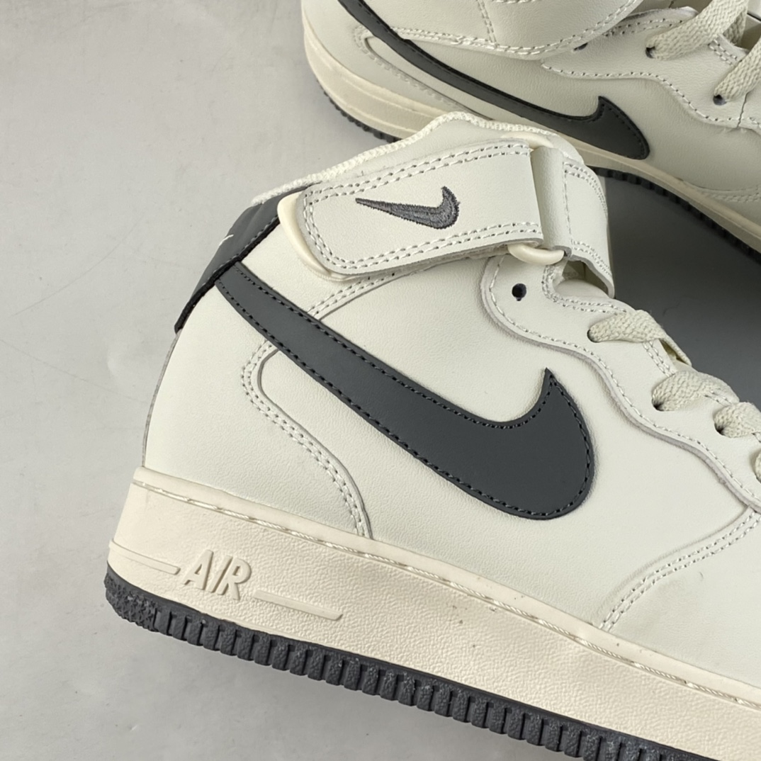 P200  NIKE Air Force 1 Mid 空军一号中帮休闲板鞋 DH2489-001