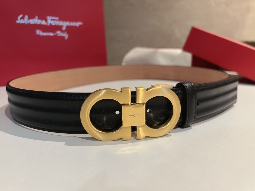 Diseñador falso
 Ferragamo Cinturón Outlet 1: 1 réplica
 Hombres Cuero de vaca