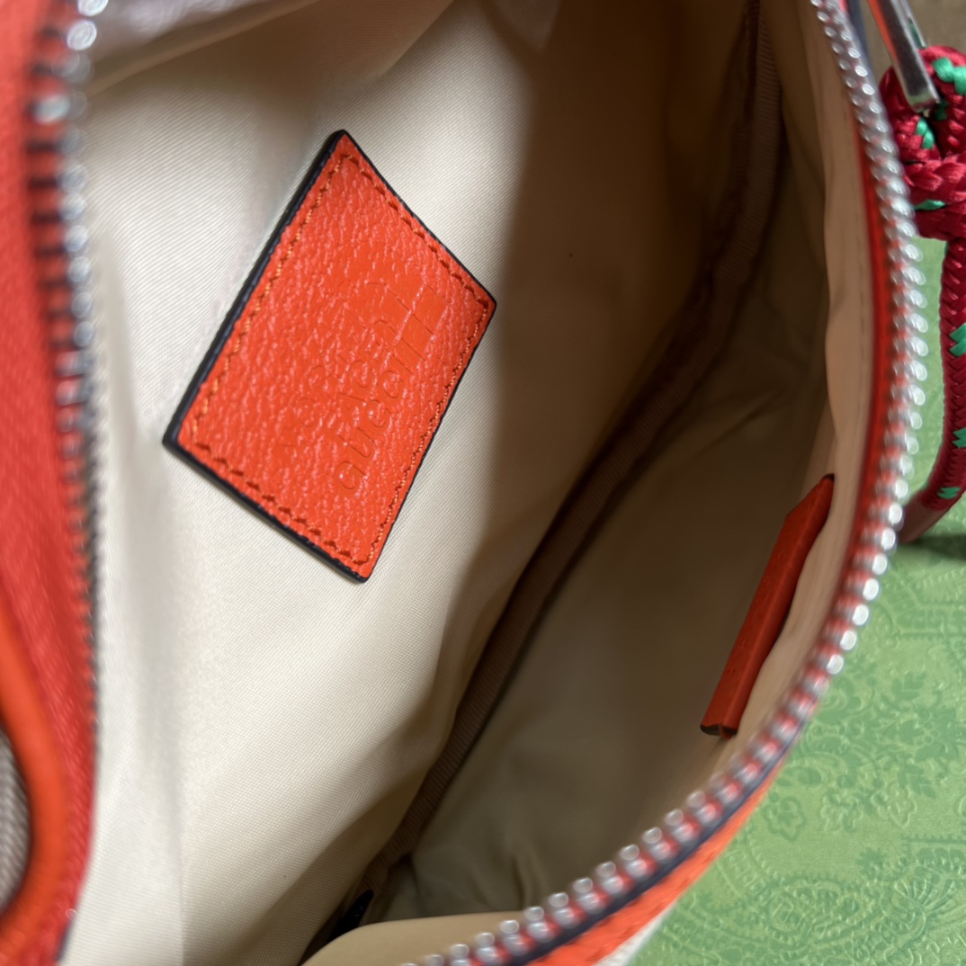 Exploring Fashion Innovation: The North Face x Gucci Collaboration - 图片 7