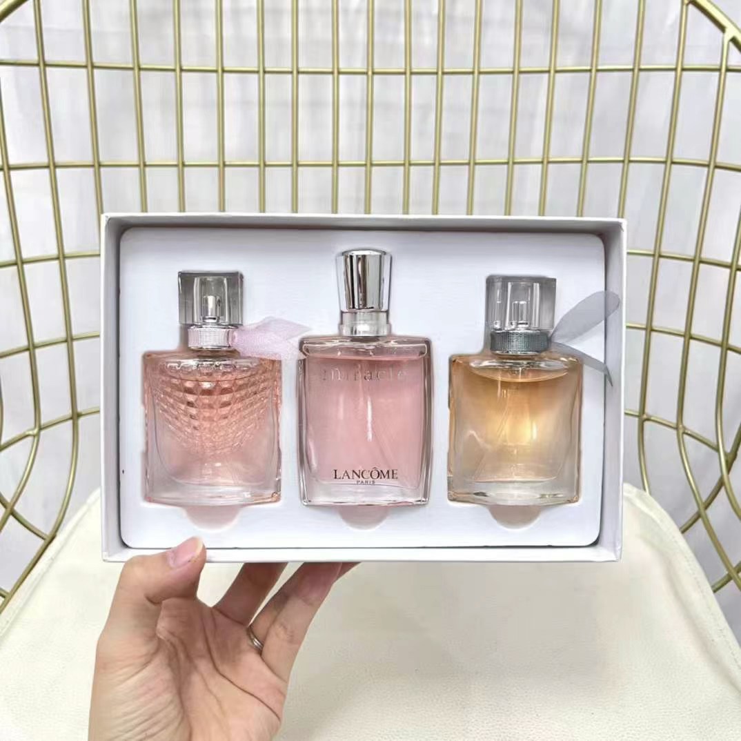 Lancome Paris La Collection De Parfums 3-Piece Mini Perfume Set, Travel Exclusive 4 i1640014902 5771 2