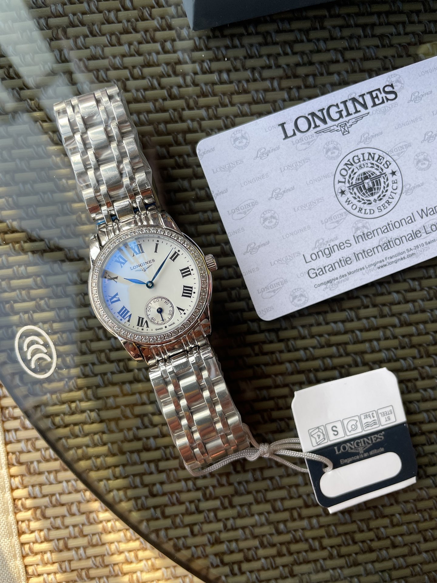 K0   浪琴 Longines —LONGINES 索依米亚情侣对表系列 原装进口日本石英机芯 316L精钢表壳 钢化镜面 传统三针设计 6字位日历小妙显示 原装蝴蝶扣 尺寸：男40mm 女款30mm 实物实拍，欢迎转发