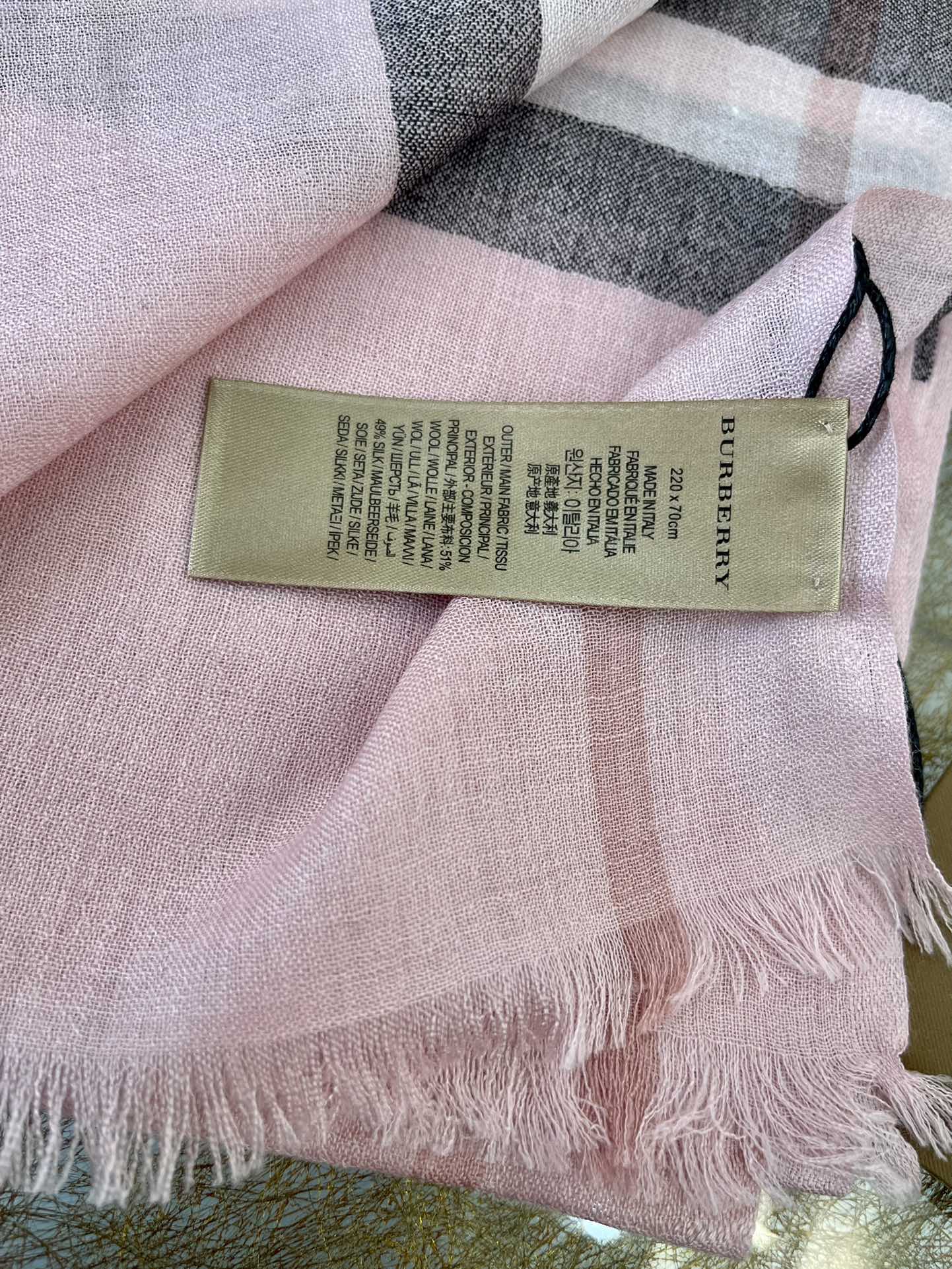 Burberry巴宝莉薄款丝毛经典长巾