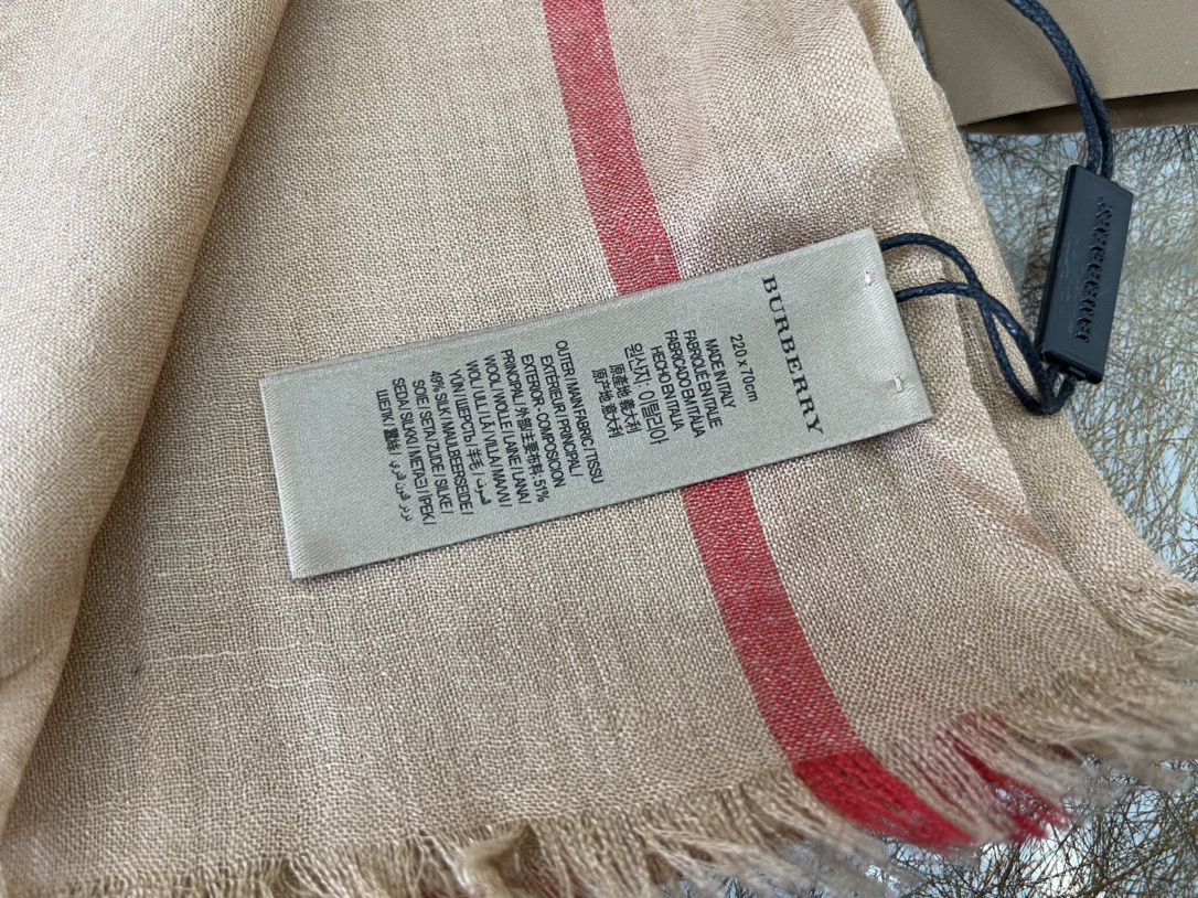 Burberry巴宝莉薄款丝毛经典长巾