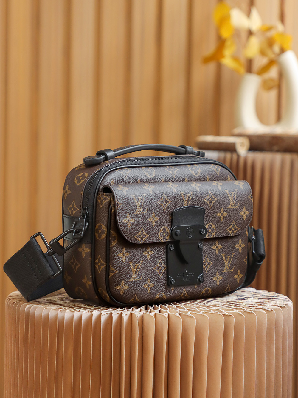 Shop Louis Vuitton 2022-23FW S Lock Messenger (M45806) by Corriere