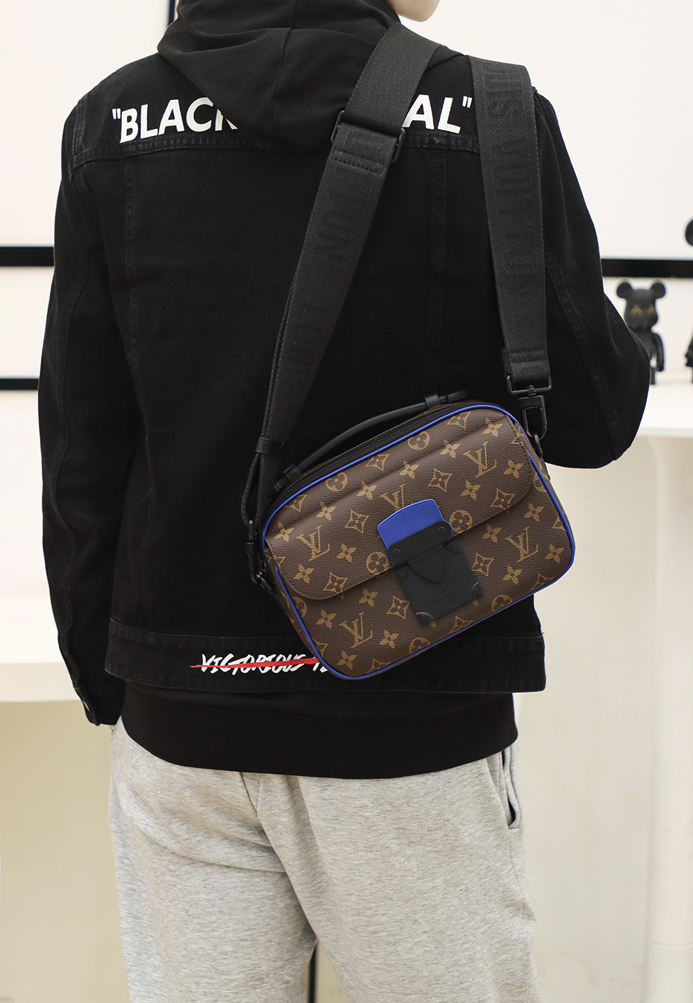 LV M45863 S Lock Messenger 邮差包