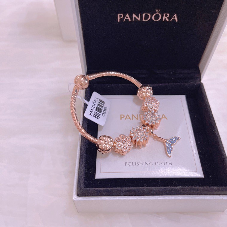 175手链手镯 Pandora 手链抖音网红 直播带货，每一颗配件都有其含义，证明出潘多拉手PANDORA💋【潘多拉 】💘
925纯银手链，17厘米-21厘米
🎊配送专柜包装盒
一件代发！🌹🌹🌹