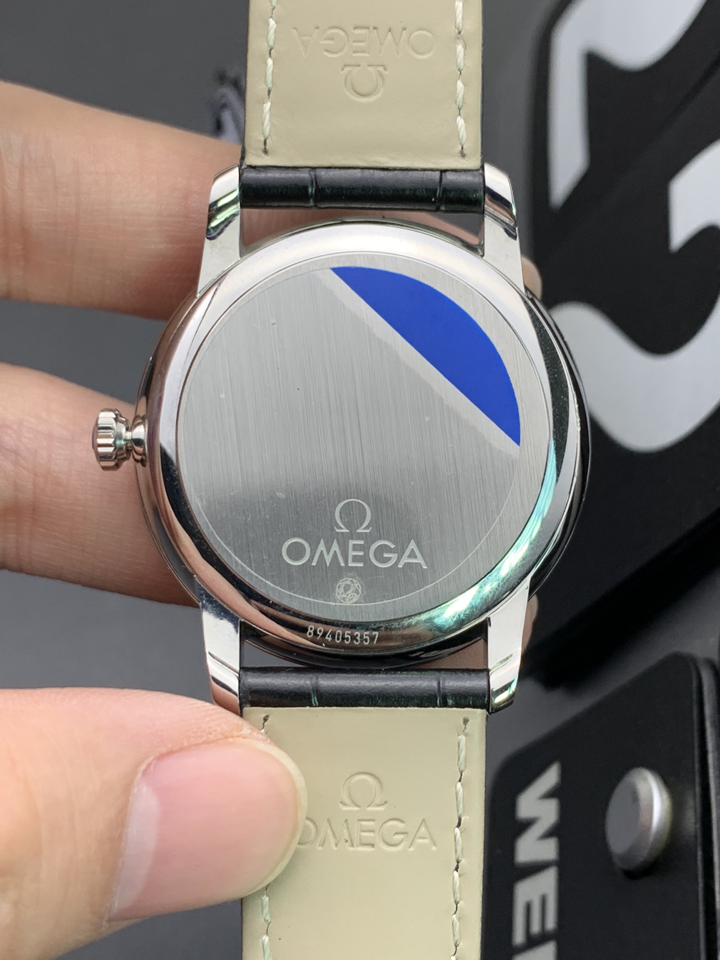Omega 动显蝶飞