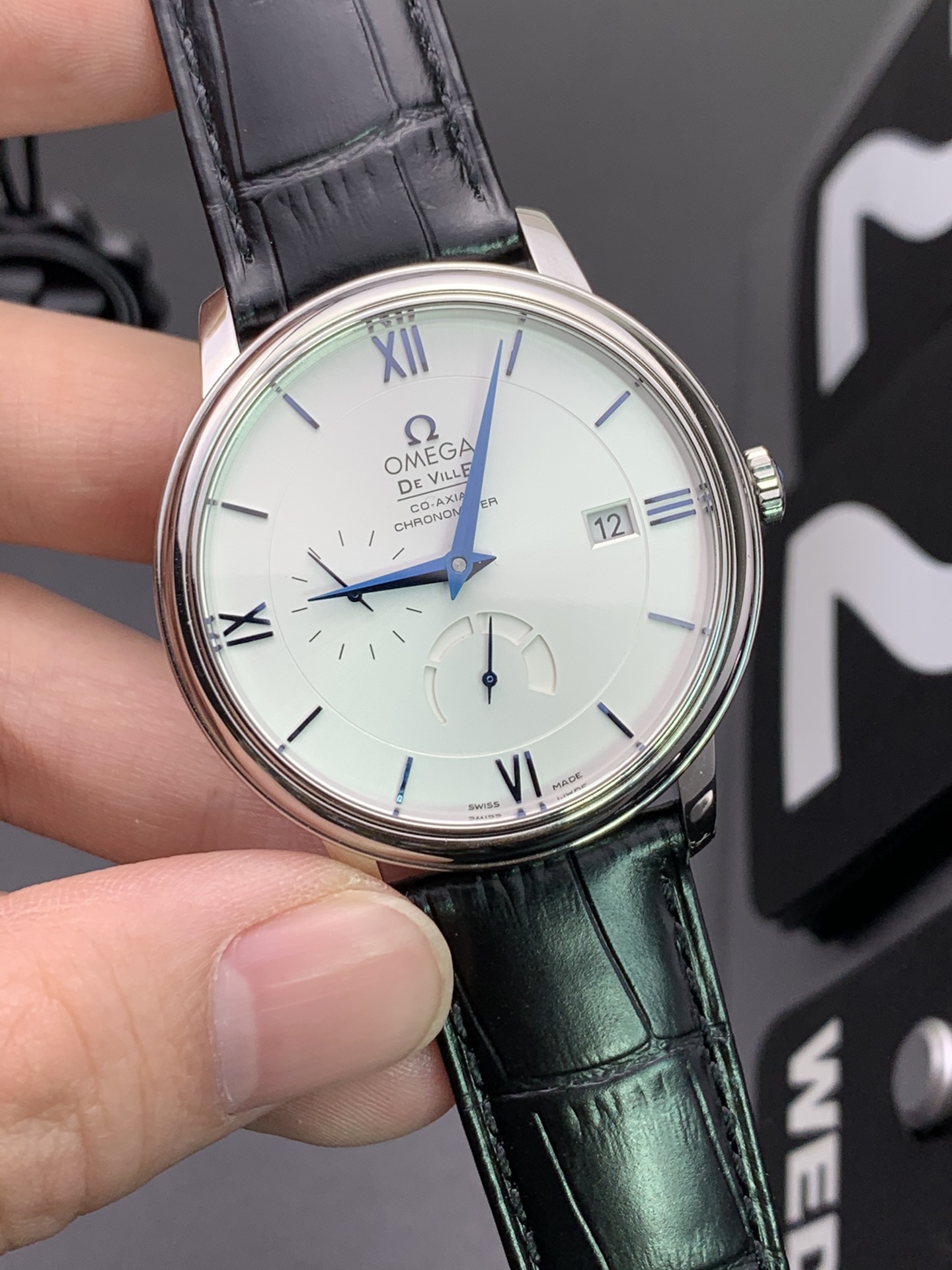 Omega 动显蝶飞
