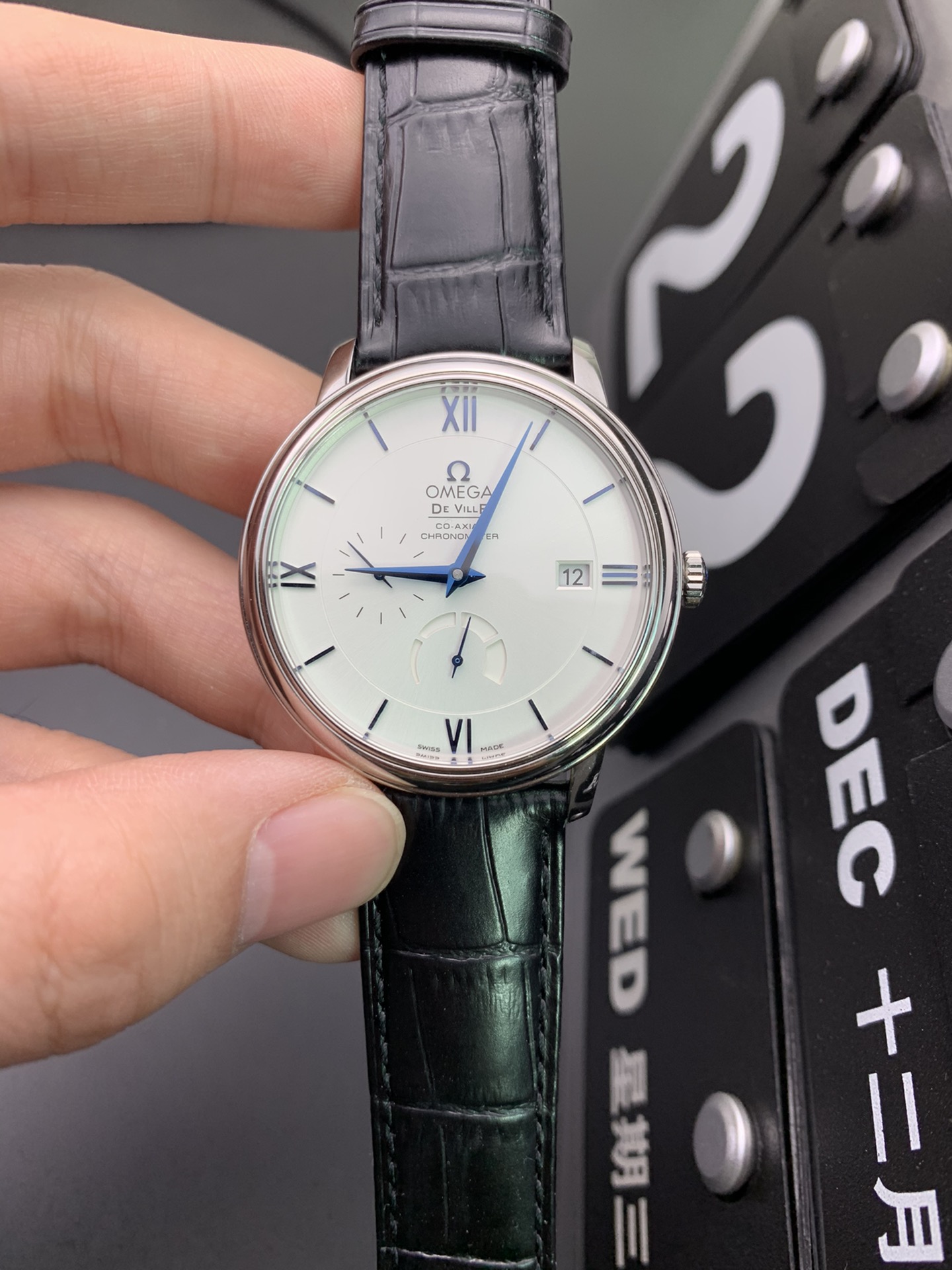 Omega 动显蝶飞