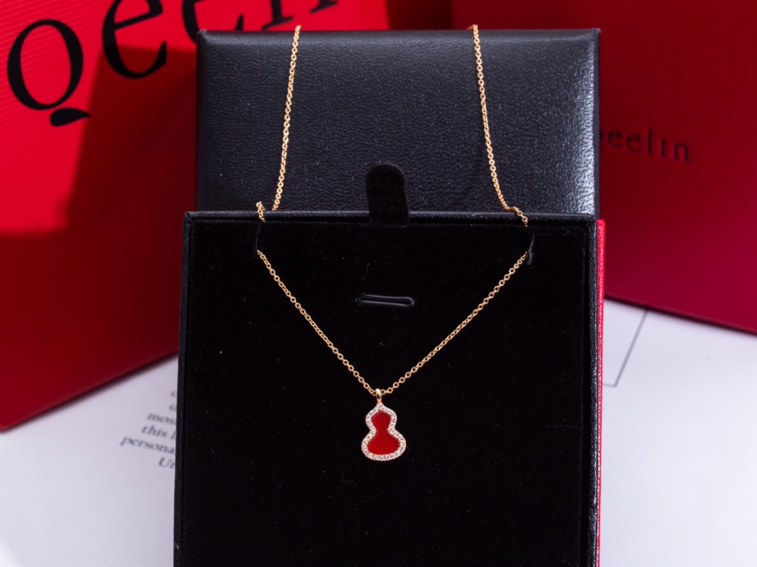 Qeelin Mini Wulu Carnelian Necklace in Rose Gold - Comprehensive 7