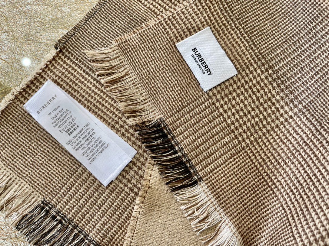 Burberry巴宝莉100%羊绒双面围巾大披肩