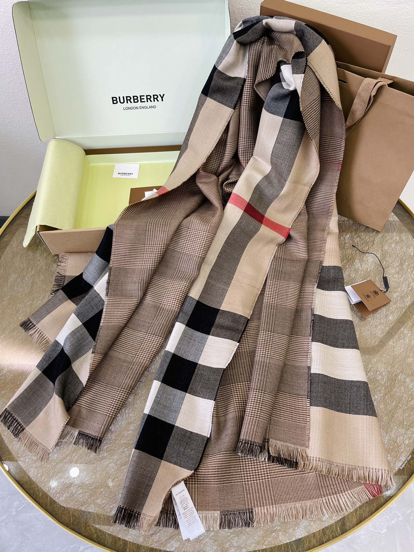 Burberry巴宝莉100%羊绒双面围巾大披肩