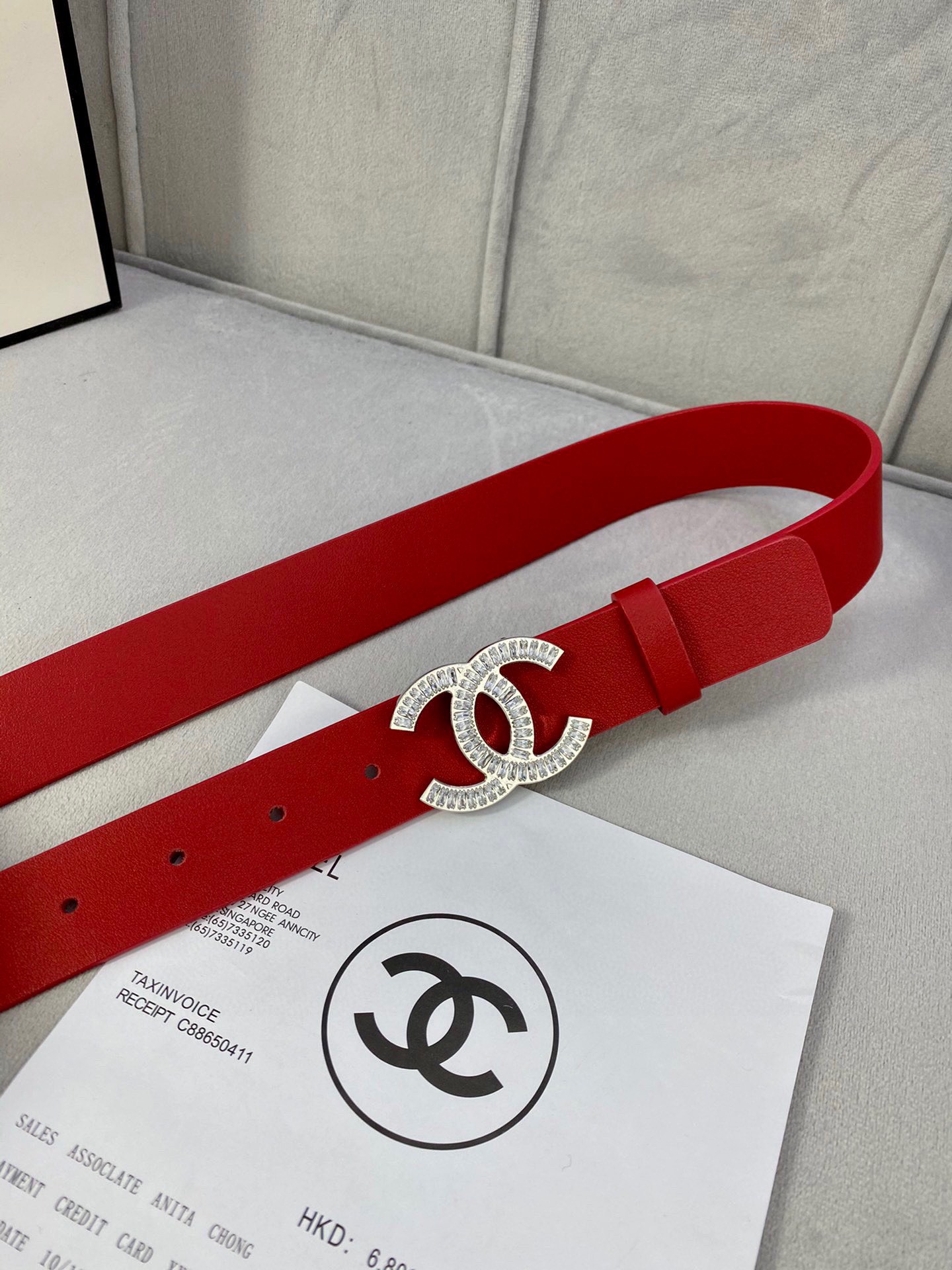  宽度3.0cm Chanel （香奈儿）女士腰带皮带新款柔软的进口小牛皮金 银色方钻金属钢扣。