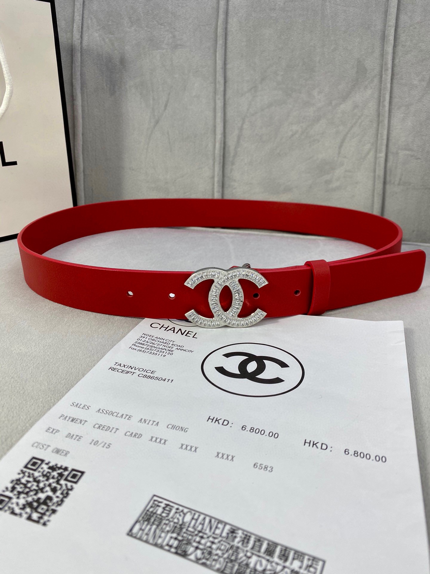  宽度3.0cm Chanel （香奈儿）女士腰带皮带新款柔软的进口小牛皮金 银色方钻金属钢扣。