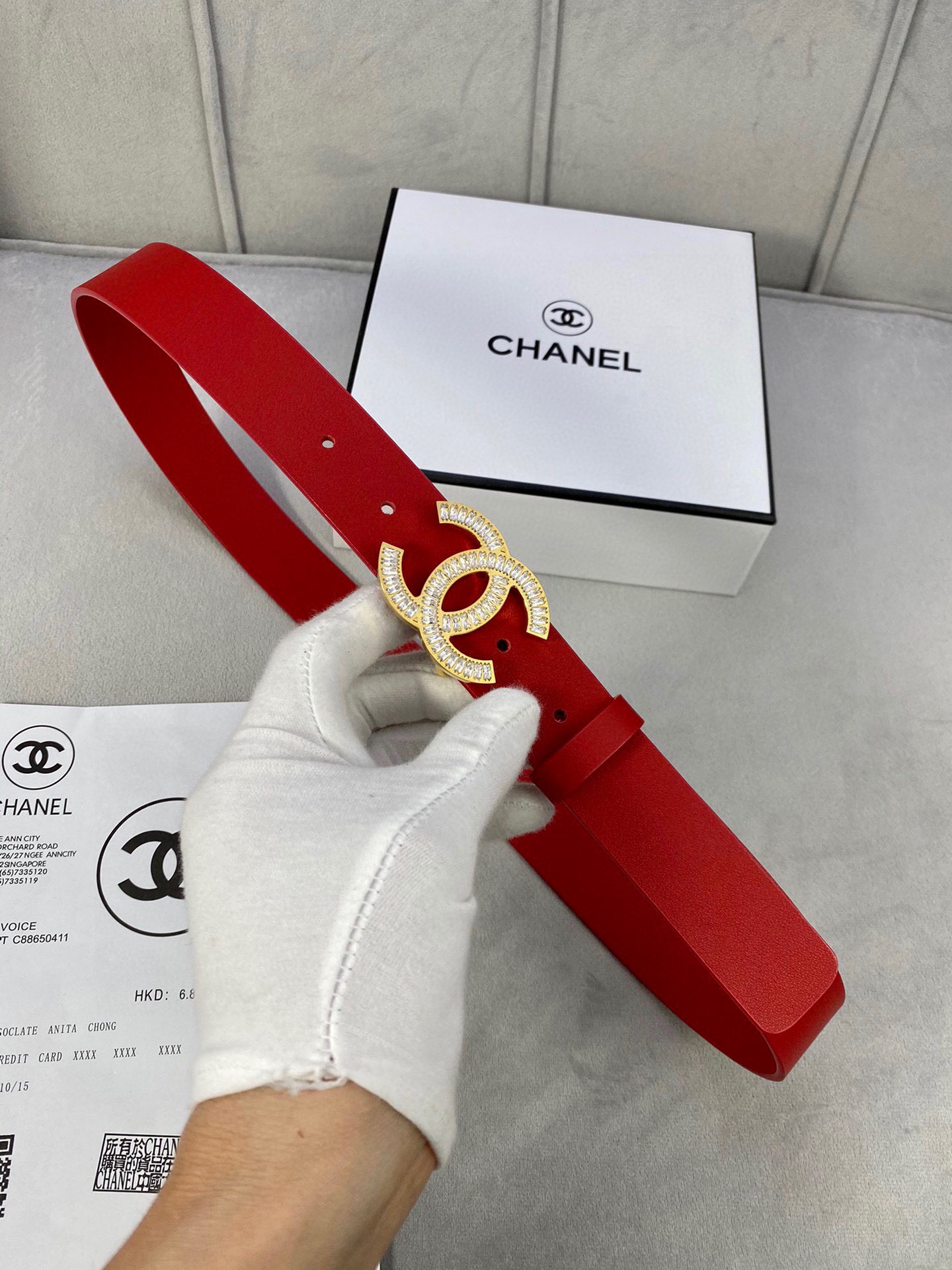  宽度3.0cm Chanel （香奈儿）女士腰带皮带新款柔软的进口小牛皮金 银色方钻金属钢扣。