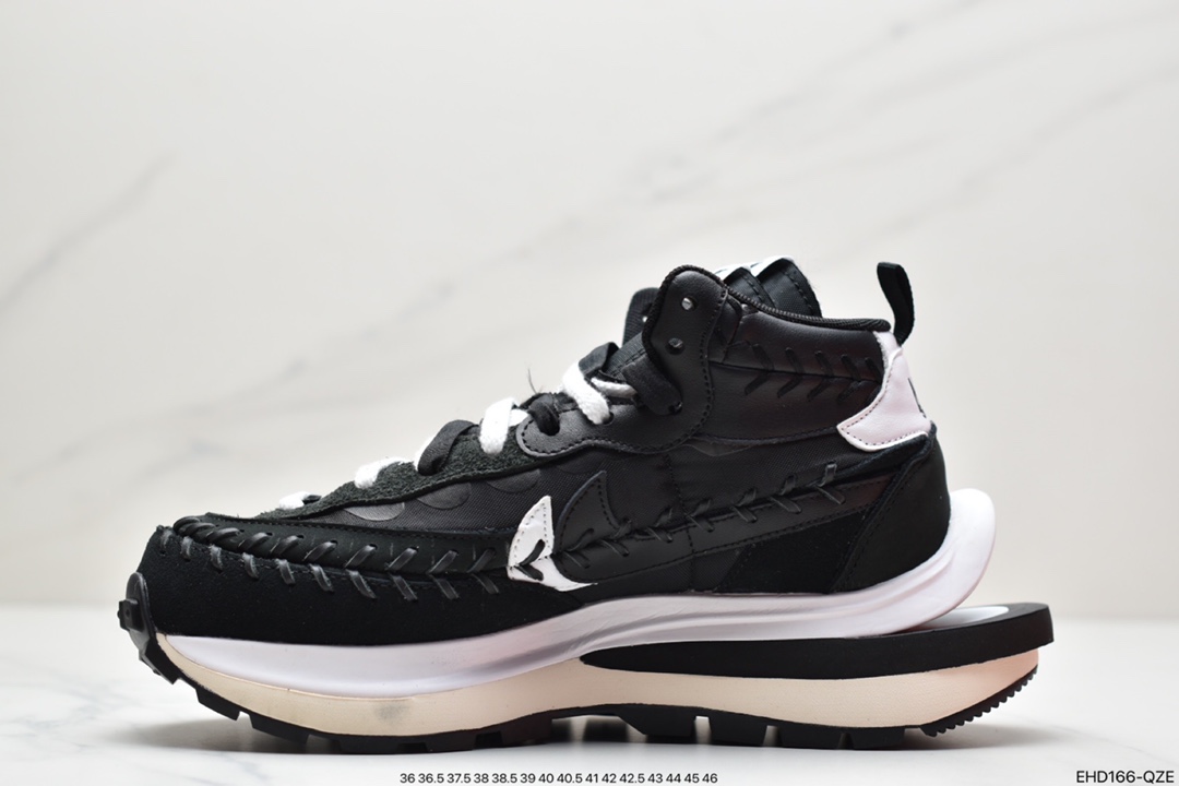 410 Jean Paul Gaultier x sacai x NIKE VaporWaffle ”Multi-Color” 三方联名合作款经典华夫缝合中帮跑鞋 DH9186-200