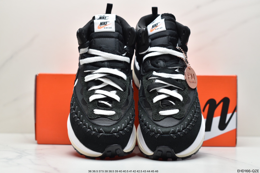 410 Jean Paul Gaultier x sacai x NIKE VaporWaffle ”Multi-Color” 三方联名合作款经典华夫缝合中帮跑鞋 DH9186-200