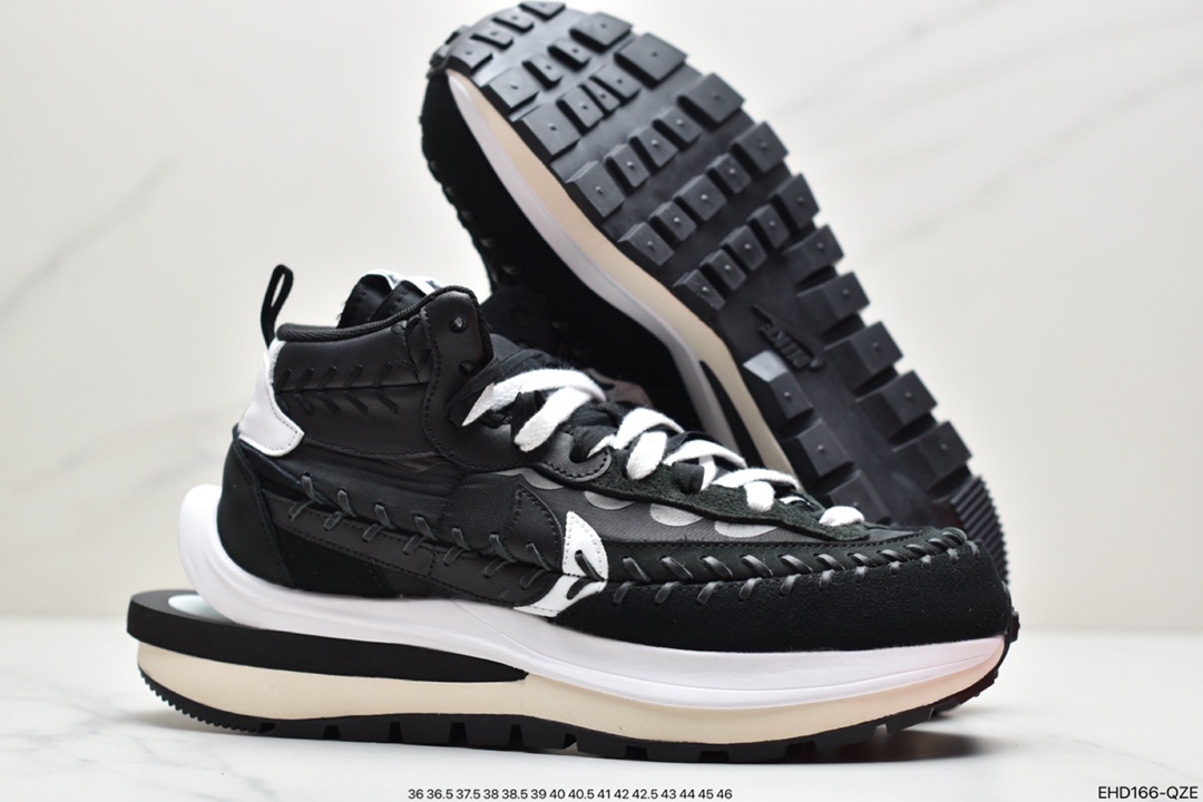 410 Jean Paul Gaultier x sacai x NIKE VaporWaffle ”Multi-Color” 三方联名合作款经典华夫缝合中帮跑鞋 DH9186-200