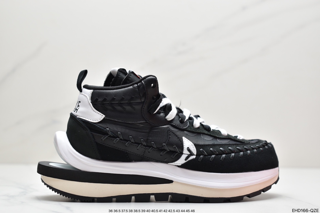 410 Jean Paul Gaultier x sacai x NIKE VaporWaffle ”Multi-Color” 三方联名合作款经典华夫缝合中帮跑鞋 DH9186-200