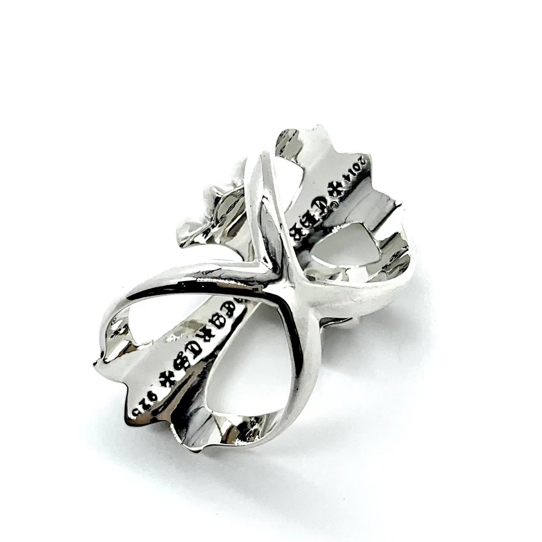 Chrome Hearts 𝐂𝐡𝐫𝐨𝐦𝐞 𝐡𝐞𝐚𝐫𝐭𝐬 克罗心 大十字架镂空戒指