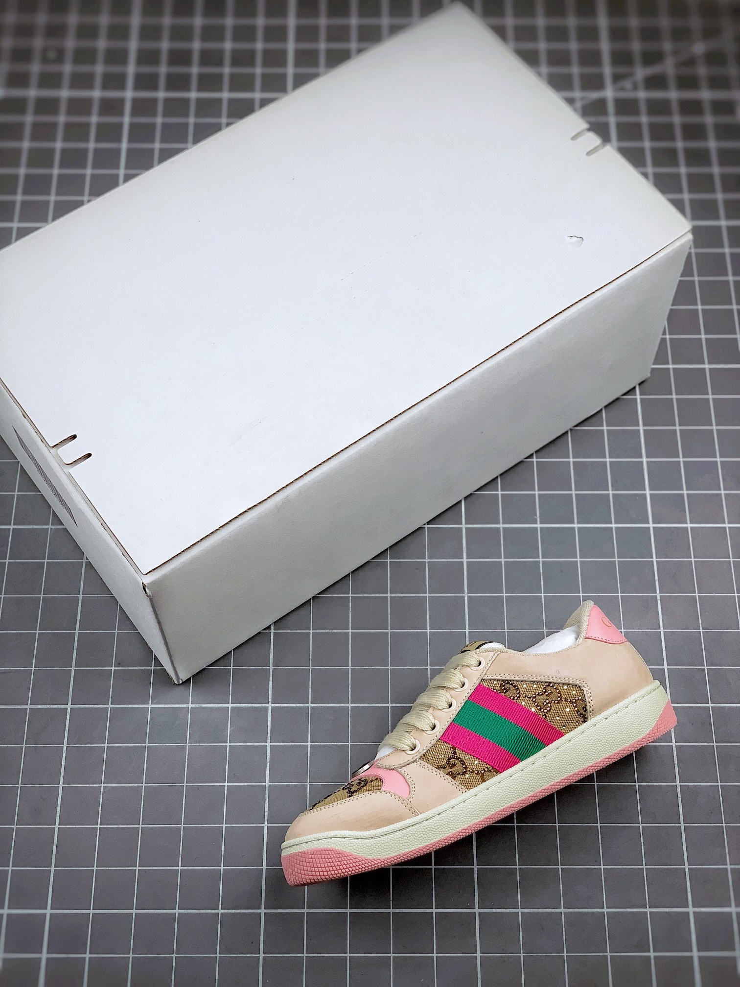 550 Gucci Distressed Screener sneaker古驰小脏鞋系列