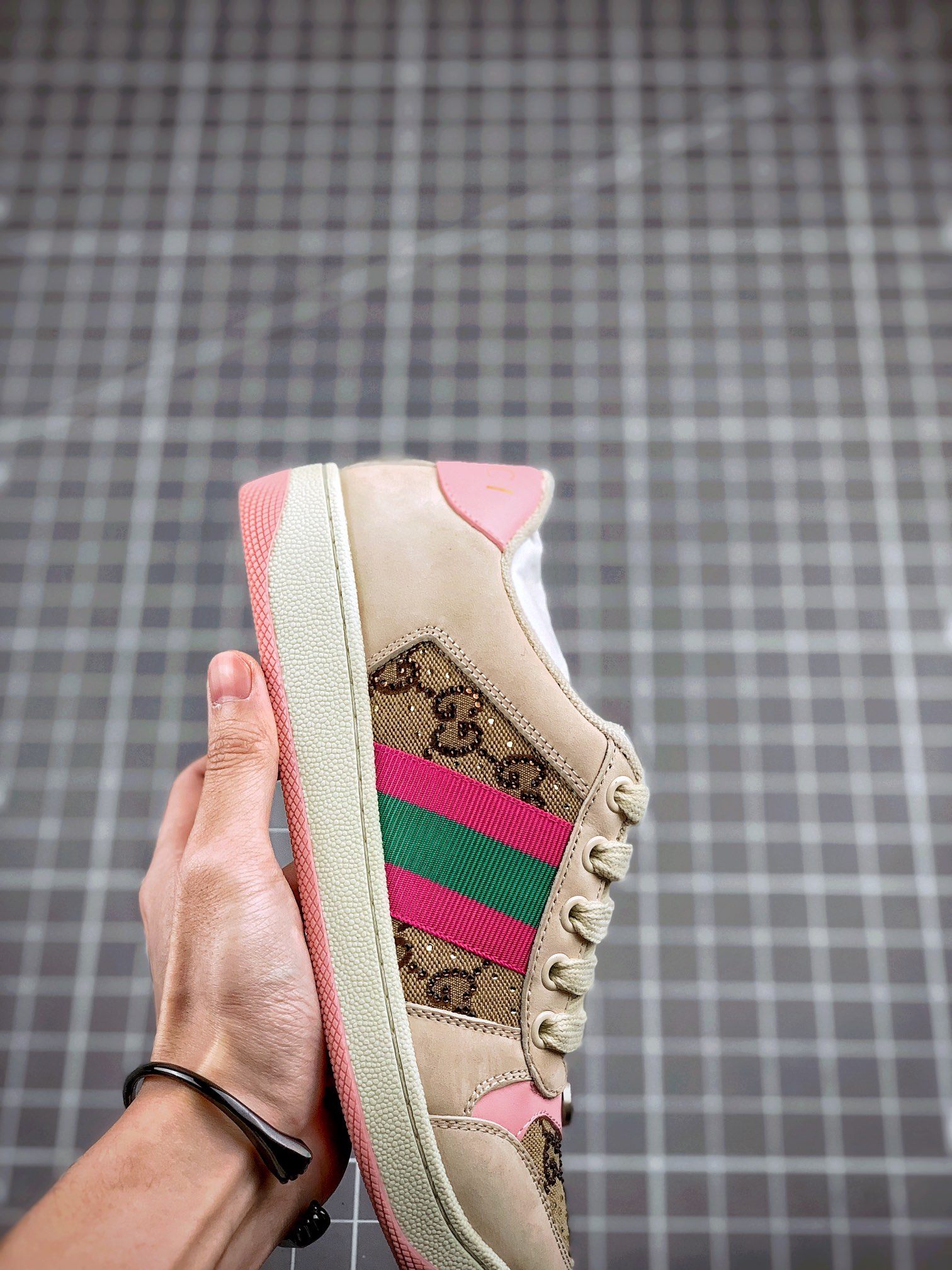 550 Gucci Distressed Screener sneaker古驰小脏鞋系列