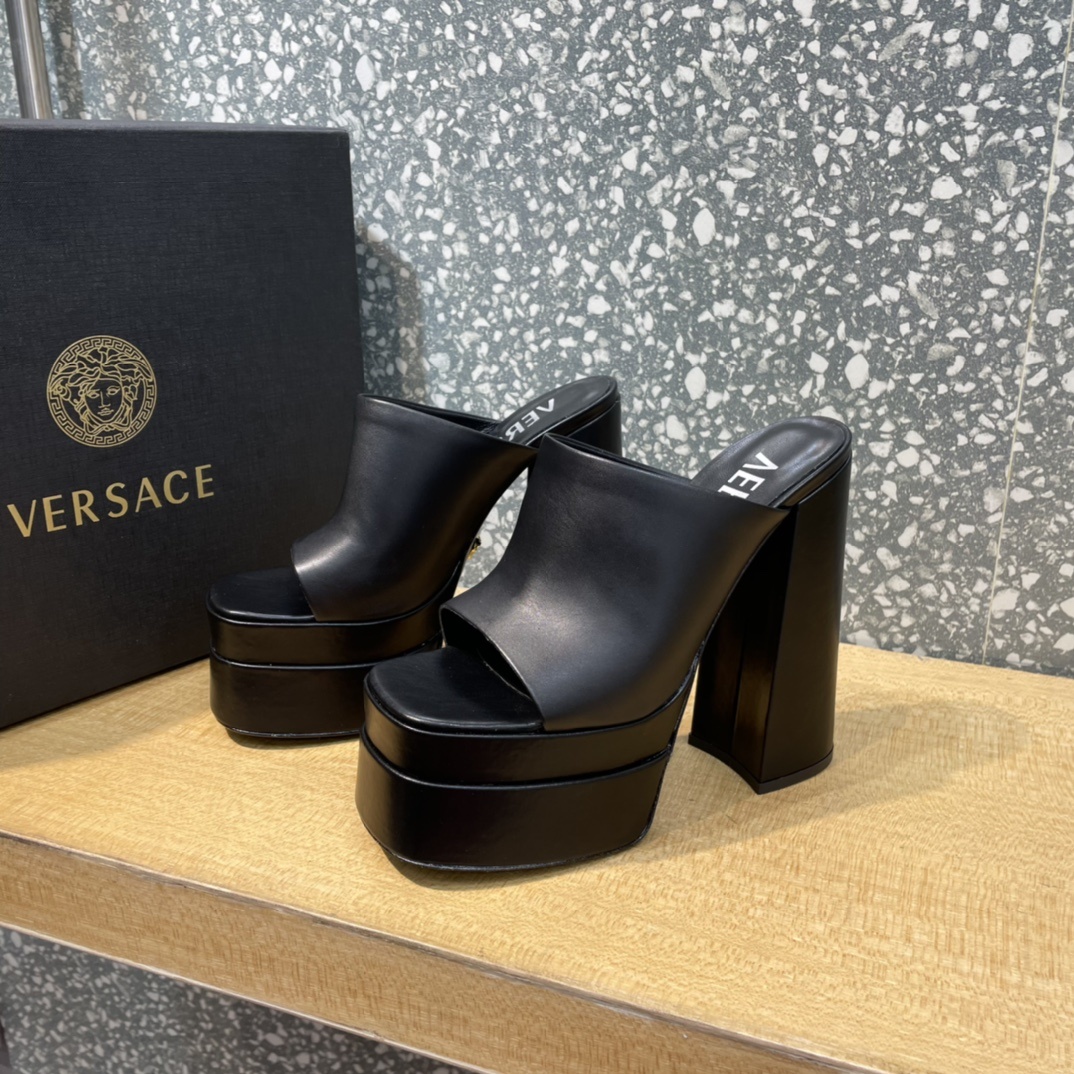 VERSACE范思哲秀场春夏新款鞋美