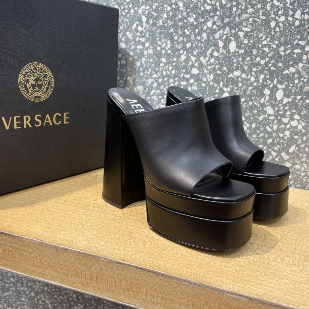 VERSACE范思哲秀场春夏新款鞋美
