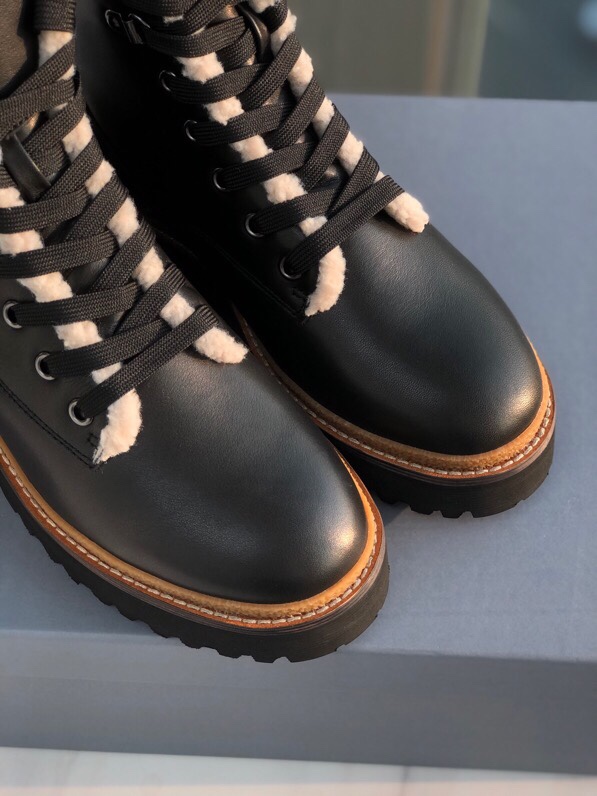 Warm Cow Skin Martin’s Boots for Autumn at Hogan Falls with Wool Lining. - 图片 6