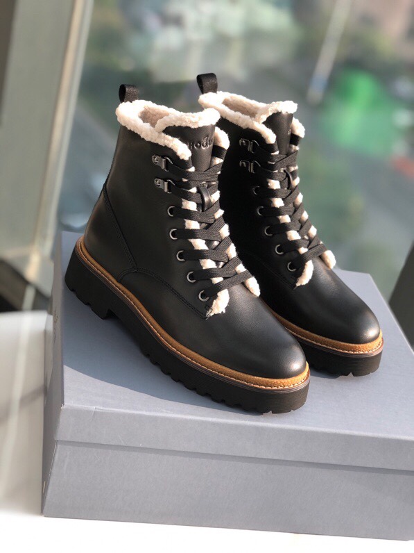 Warm Cow Skin Martin’s Boots for Autumn at Hogan Falls with Wool Lining. - 图片 3