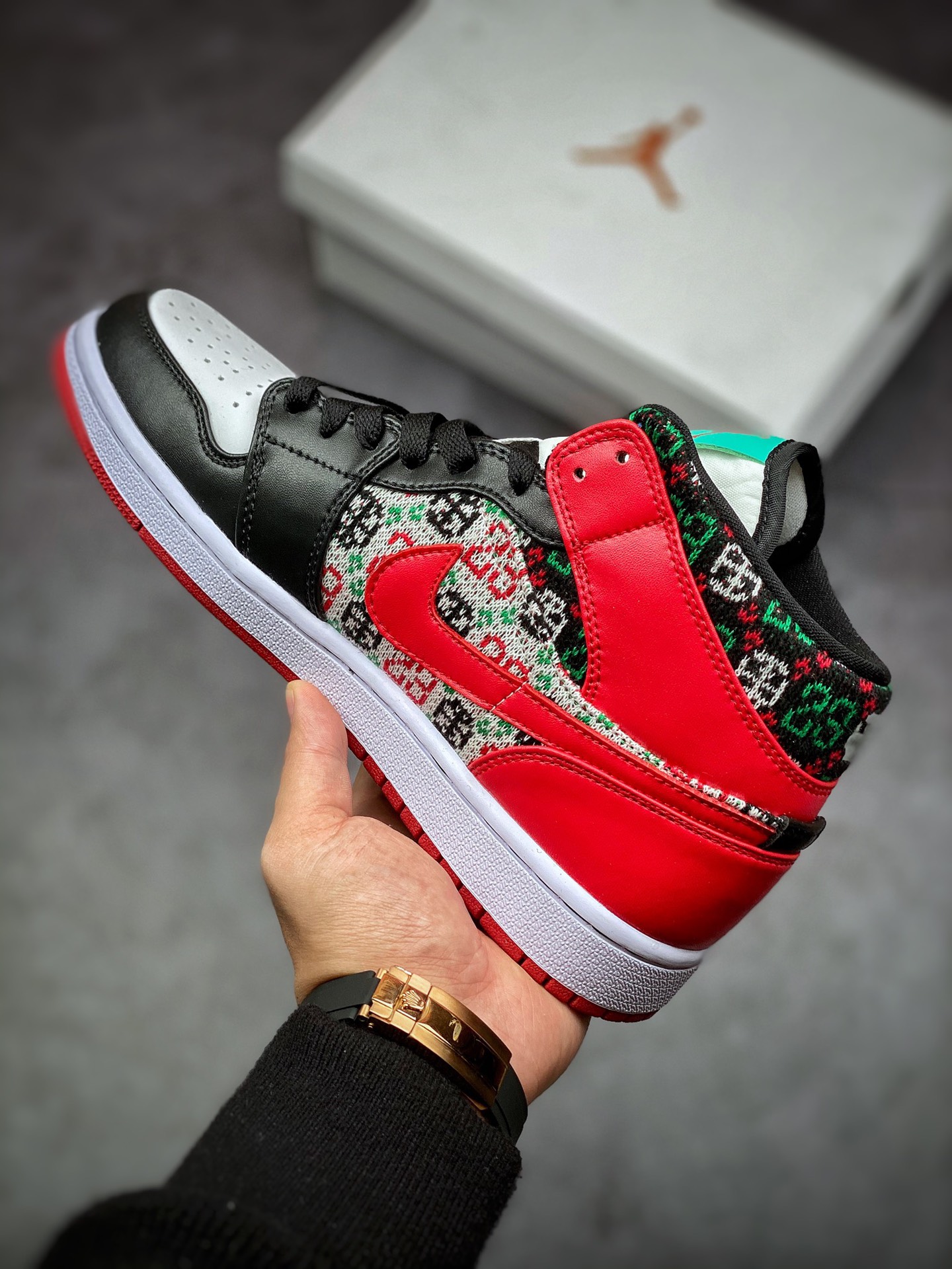 240 Air Jordan 1 Mid AJ中帮篮球鞋 圣诞丑毛衣DM1208-150