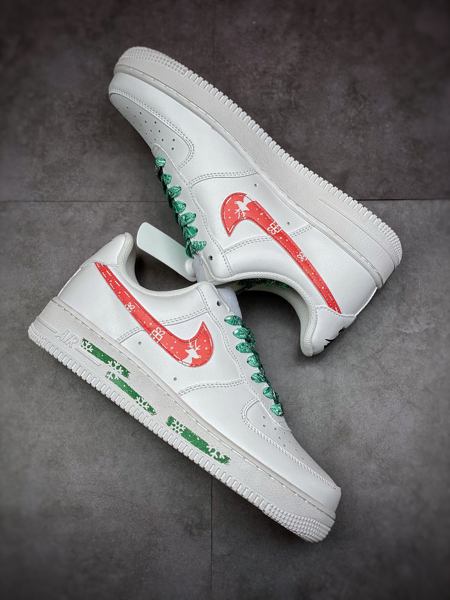 Nike Air Force 1 Low 07 Christmas CW2288-111