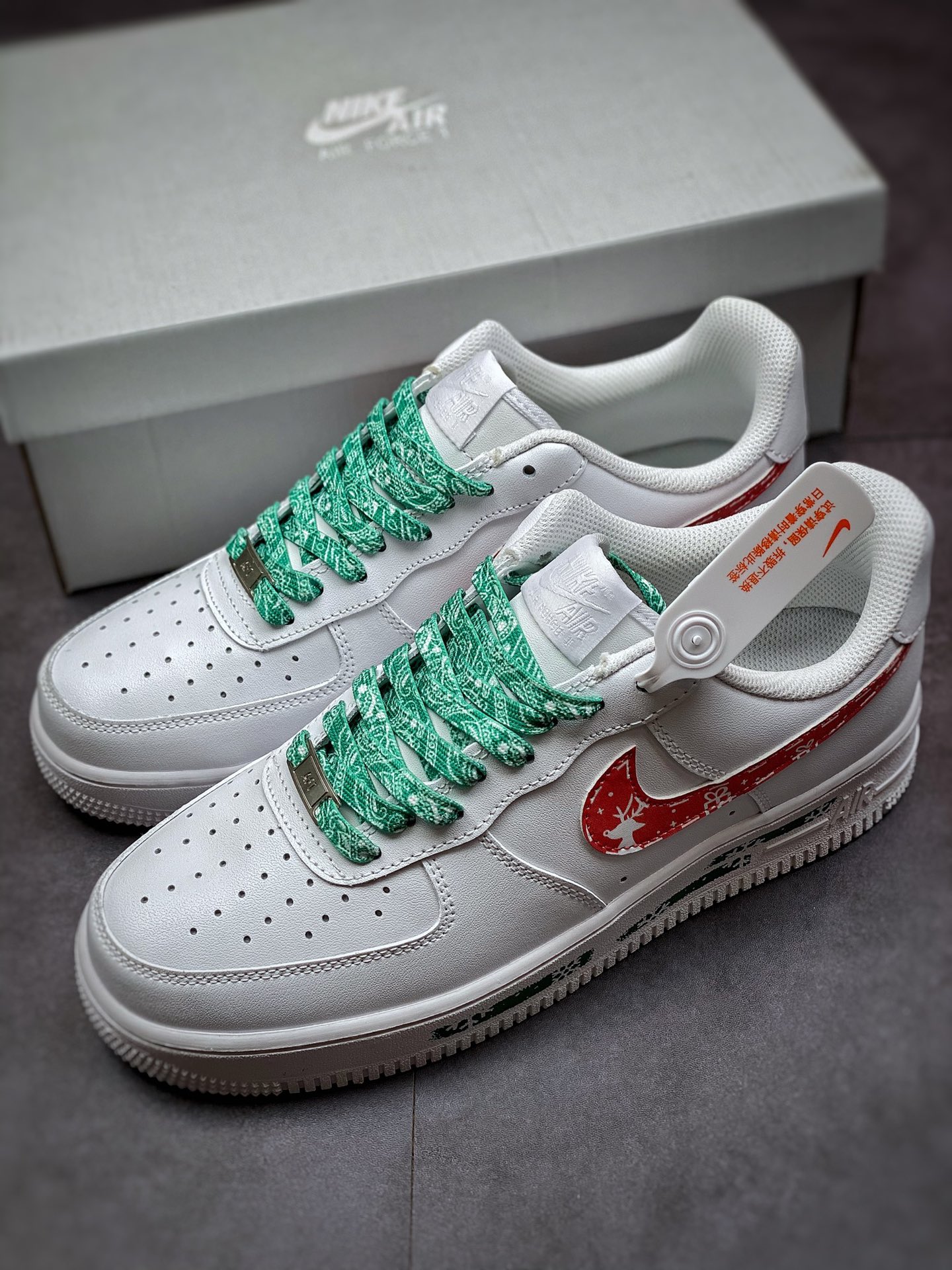 Nike Air Force 1 Low 07 Christmas CW2288-111