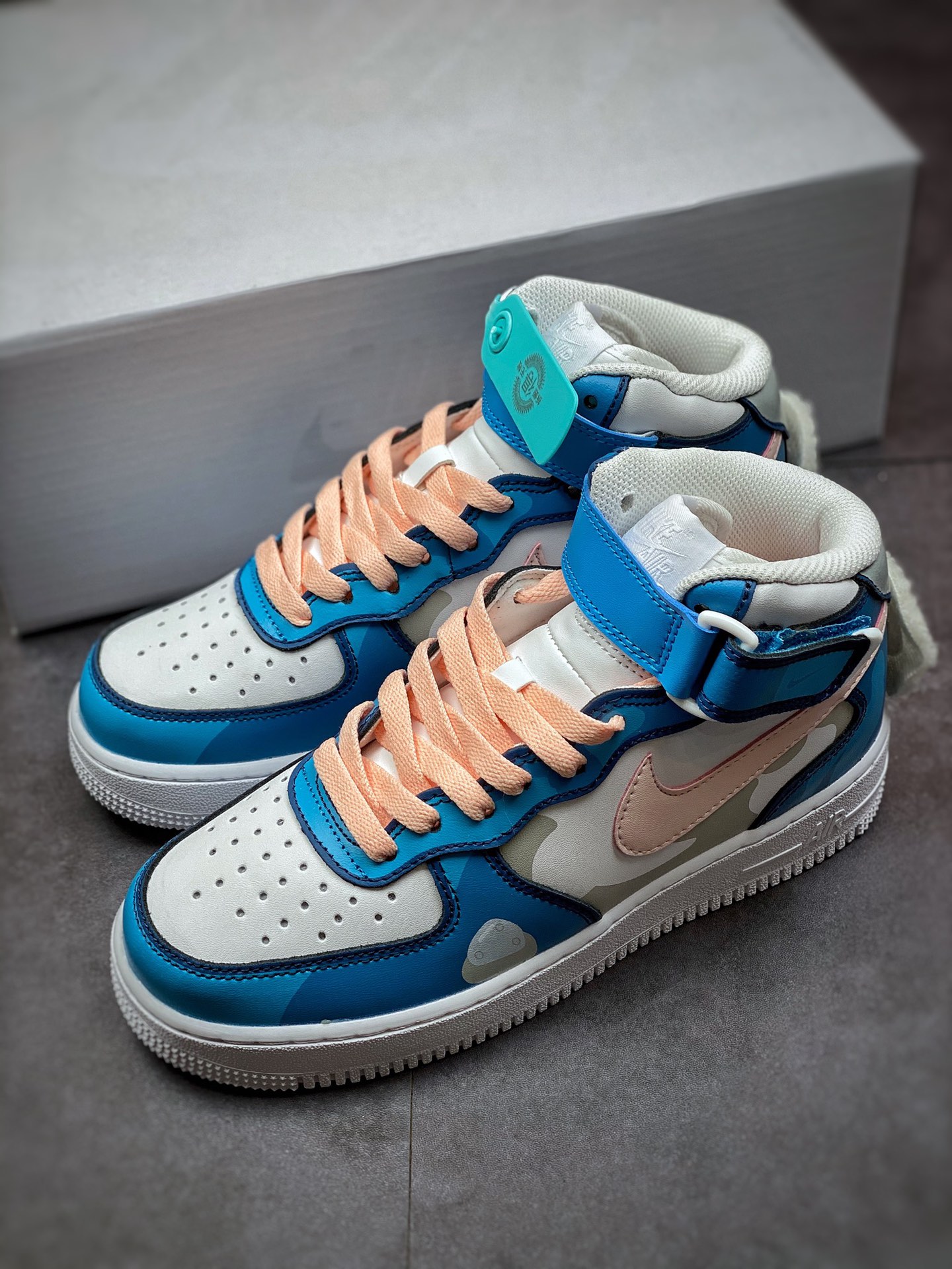 240 Nike Air Force 1 Mid 疯狂动物城 DO5872-100