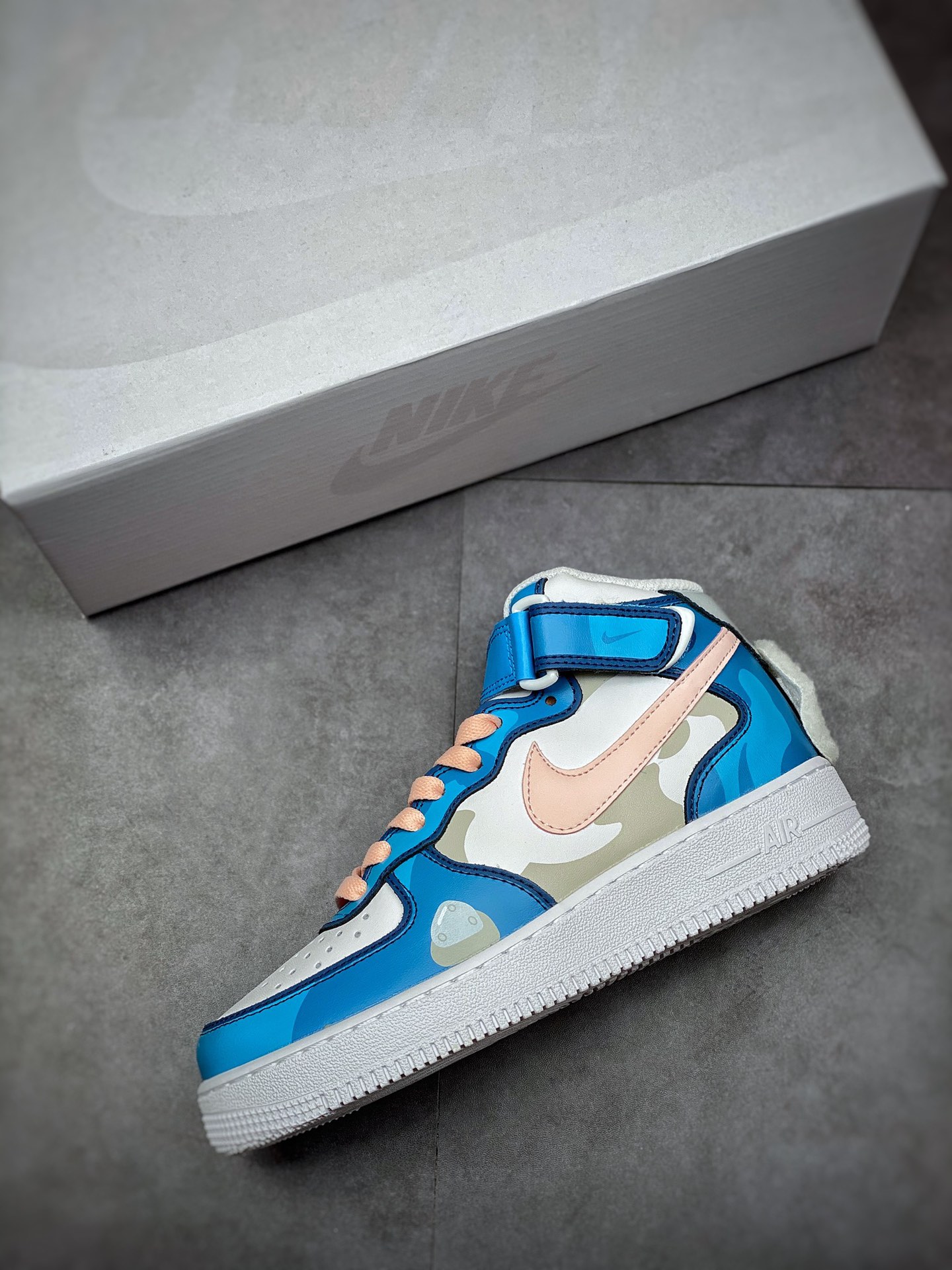 240 Nike Air Force 1 Mid 疯狂动物城 DO5872-100