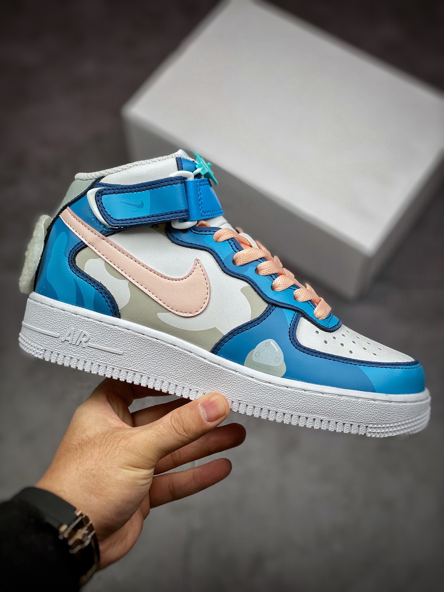 240 Nike Air Force 1 Mid 疯狂动物城 DO5872-100