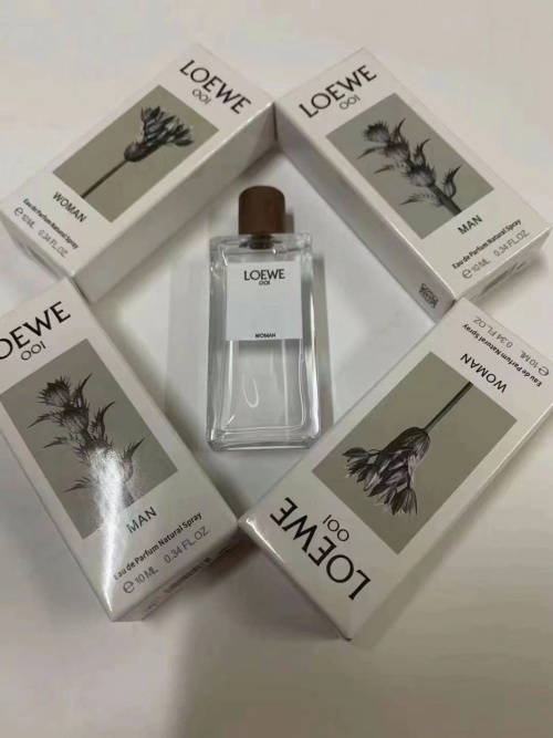 Loewe 001 Woman & Man Eau de Parfum 10ml Natural Spray 1 Loewe 001 Woman & Man Eau de Parfum 10ml Natural Spray
