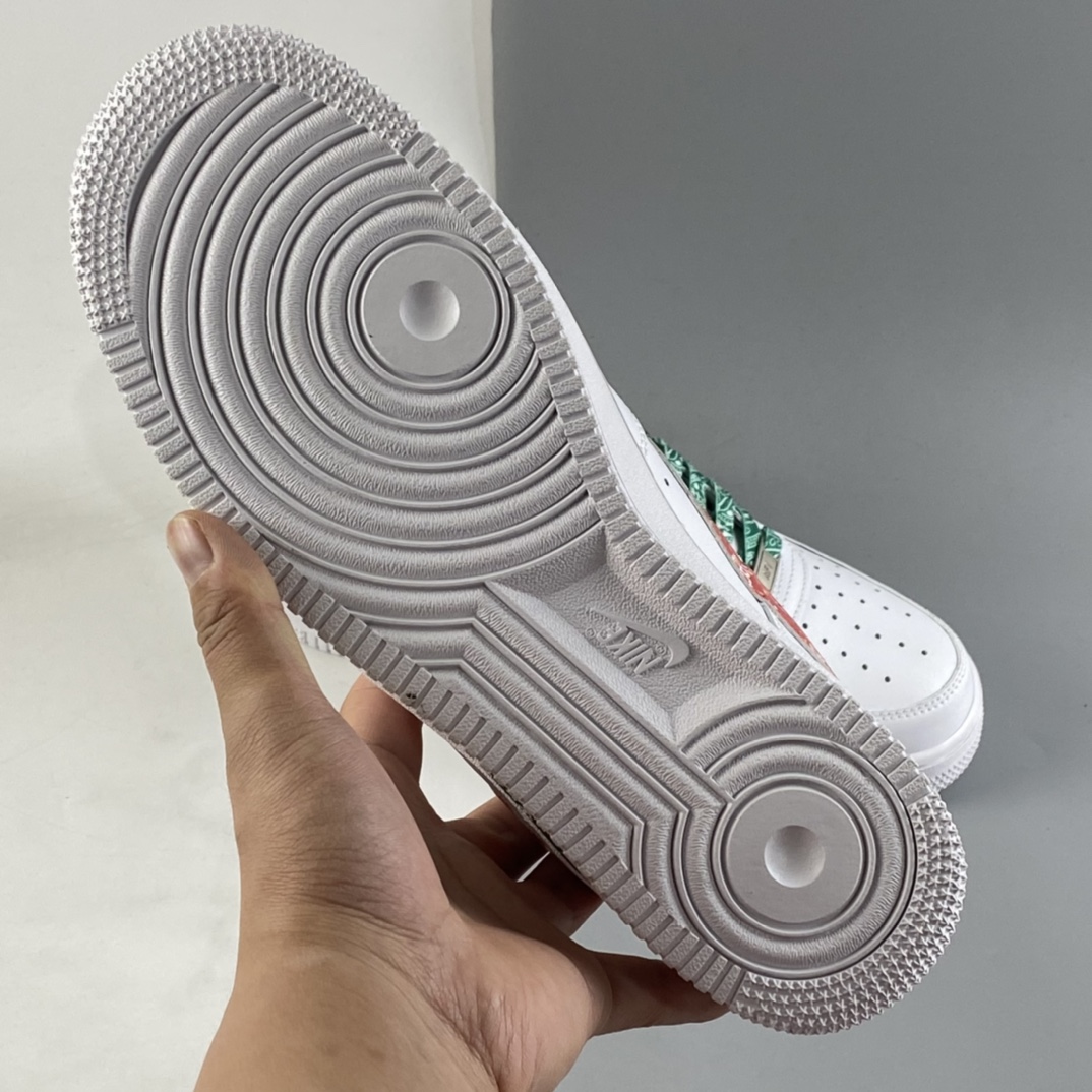 P220  NIKE Air Force 1’07 Low 圣诞主题 空军一号低帮休闲板鞋 CW2288-111