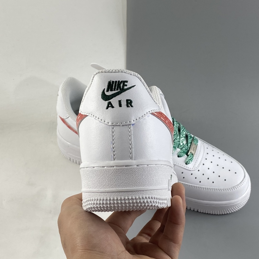 P220  NIKE Air Force 1’07 Low 圣诞主题 空军一号低帮休闲板鞋 CW2288-111