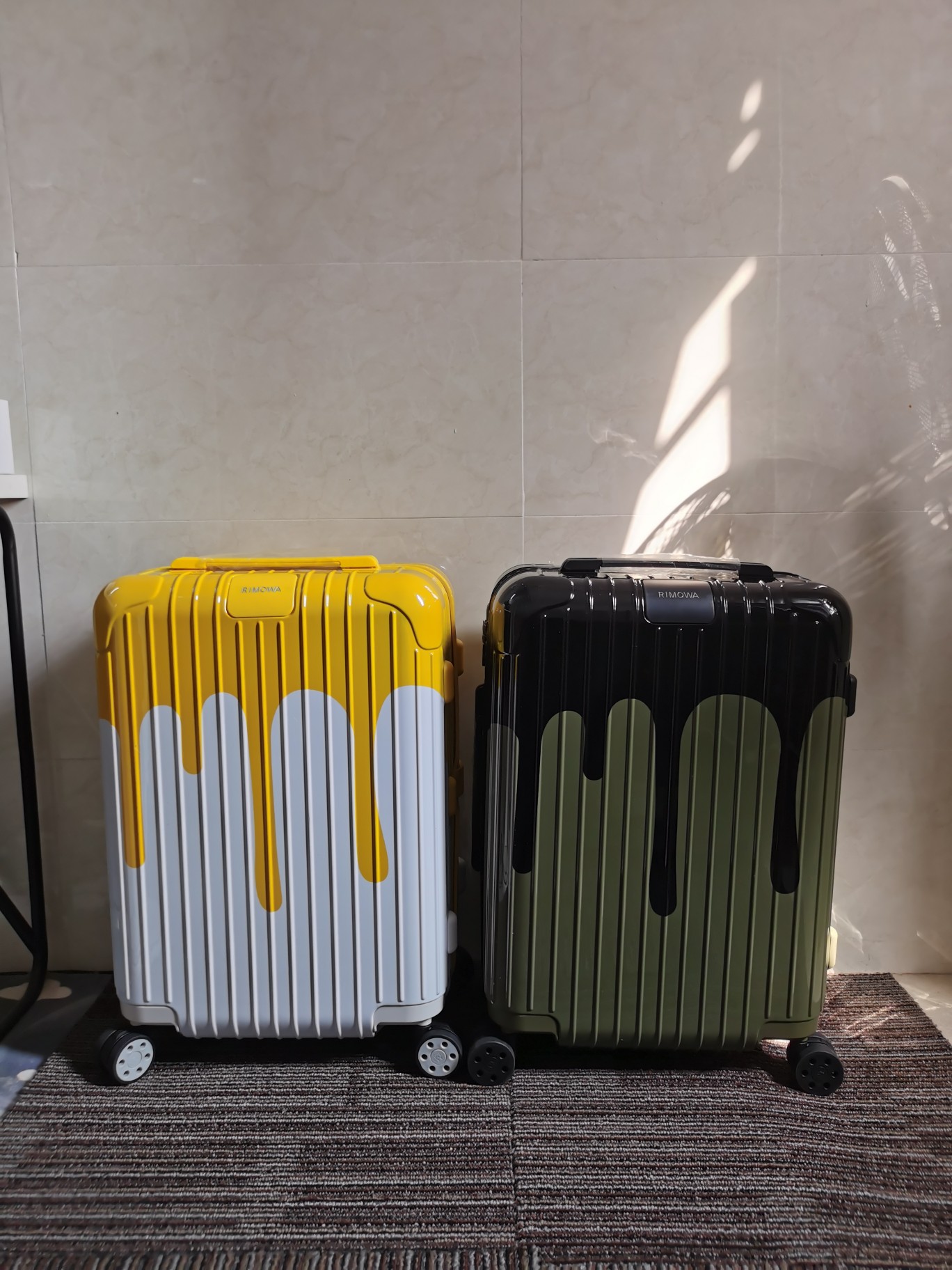 RIMOWA x CHVOS Edición limitada de colaboración, maleta de mano de 21 pulgadas: blanco aceite de campo, verde cactus ne…