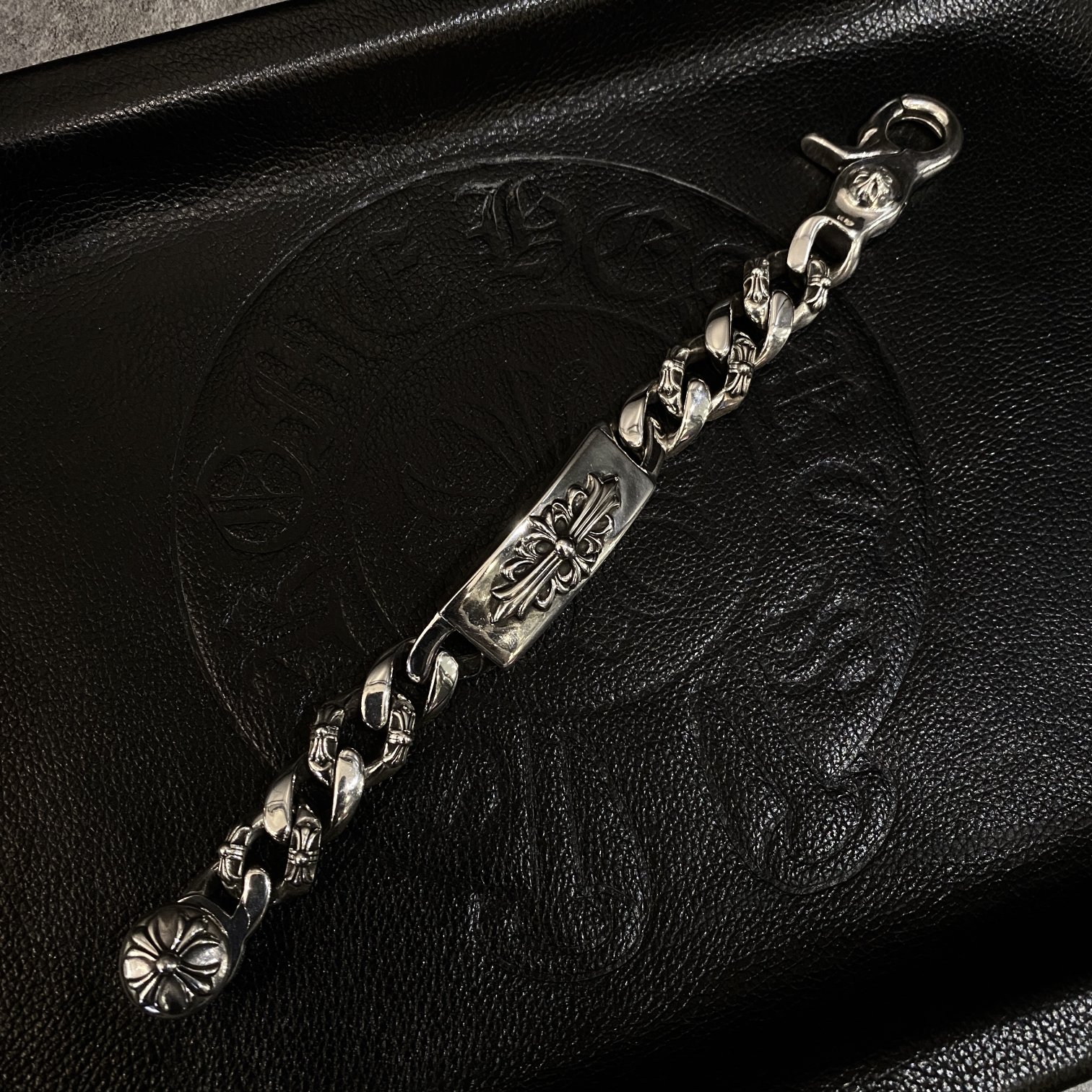 Chrome Hearts 𝗖𝗵𝗿𝗼𝗺𝗲 𝗛𝗲𝗮𝗿𝘁𝘀 克罗心半花十字牌虾扣手链