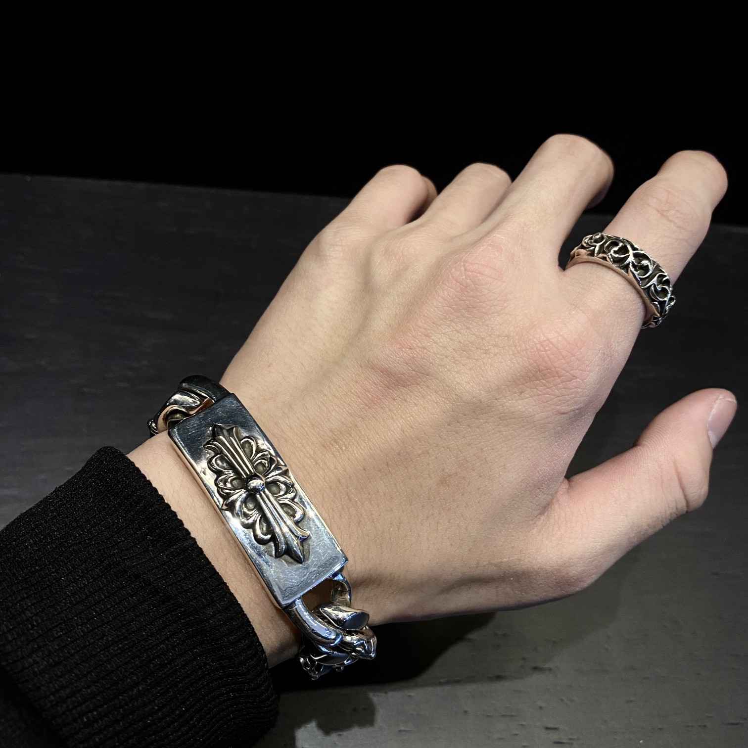 Chrome Hearts 𝗖𝗵𝗿𝗼𝗺𝗲 𝗛𝗲𝗮𝗿𝘁𝘀 克罗心半花十字牌虾扣手链