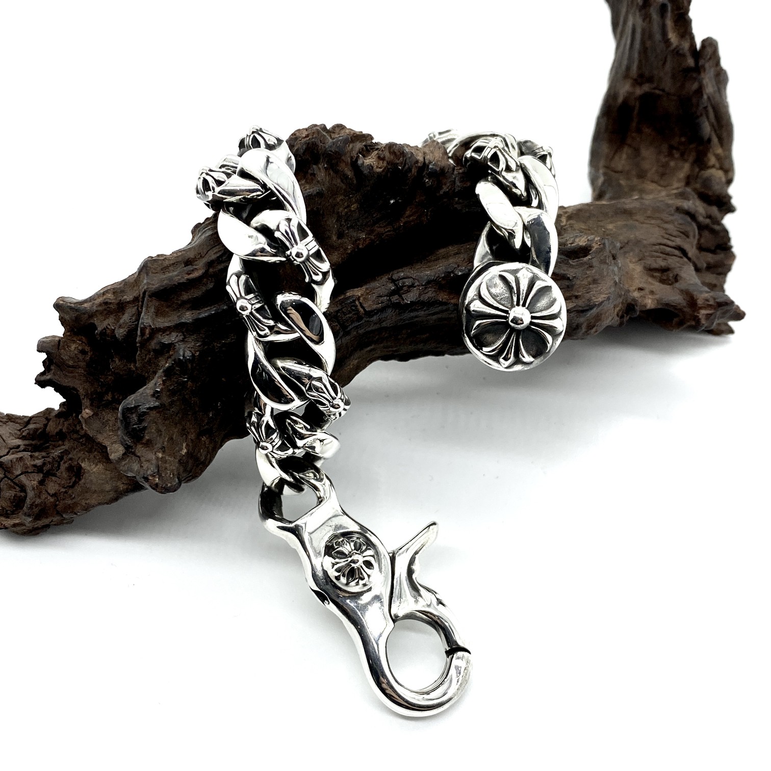 Chrome Hearts 𝗖𝗵𝗿𝗼𝗺𝗲 𝗛𝗲𝗮𝗿𝘁𝘀 克罗心半花虾扣大手链
