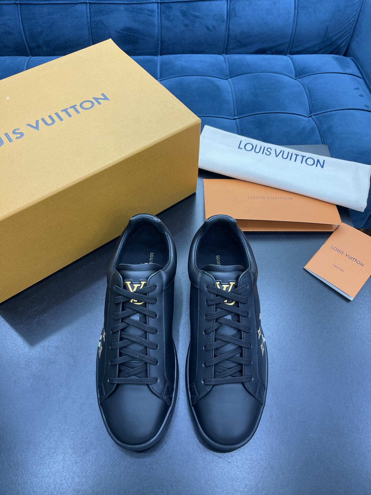 Louis Vuitton Flawless
 Shoes Sneakers Cowhide TPU Sweatpants