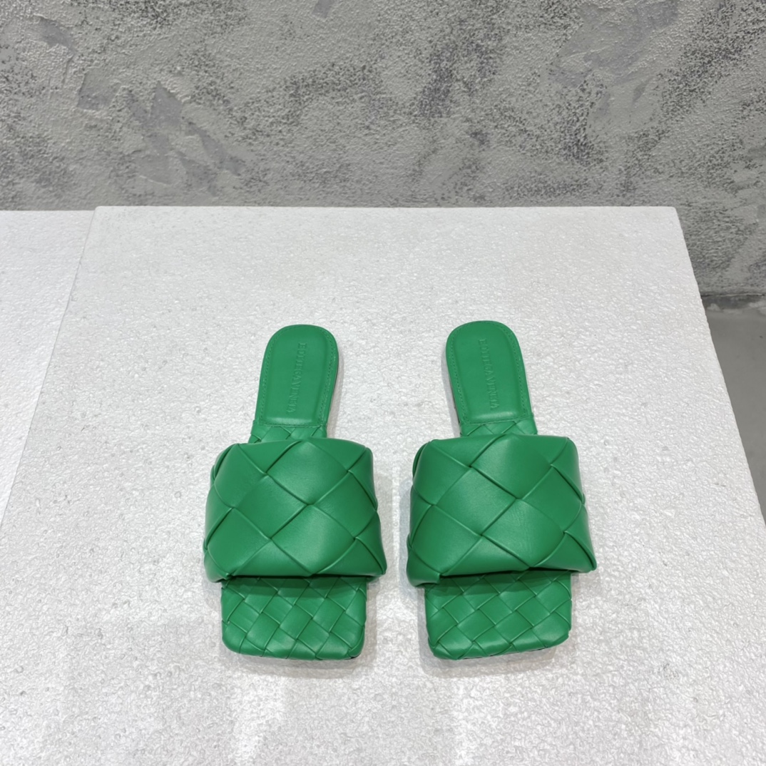 Bottega Veneta Intrecciato Flat Sandals Lambskin Green
