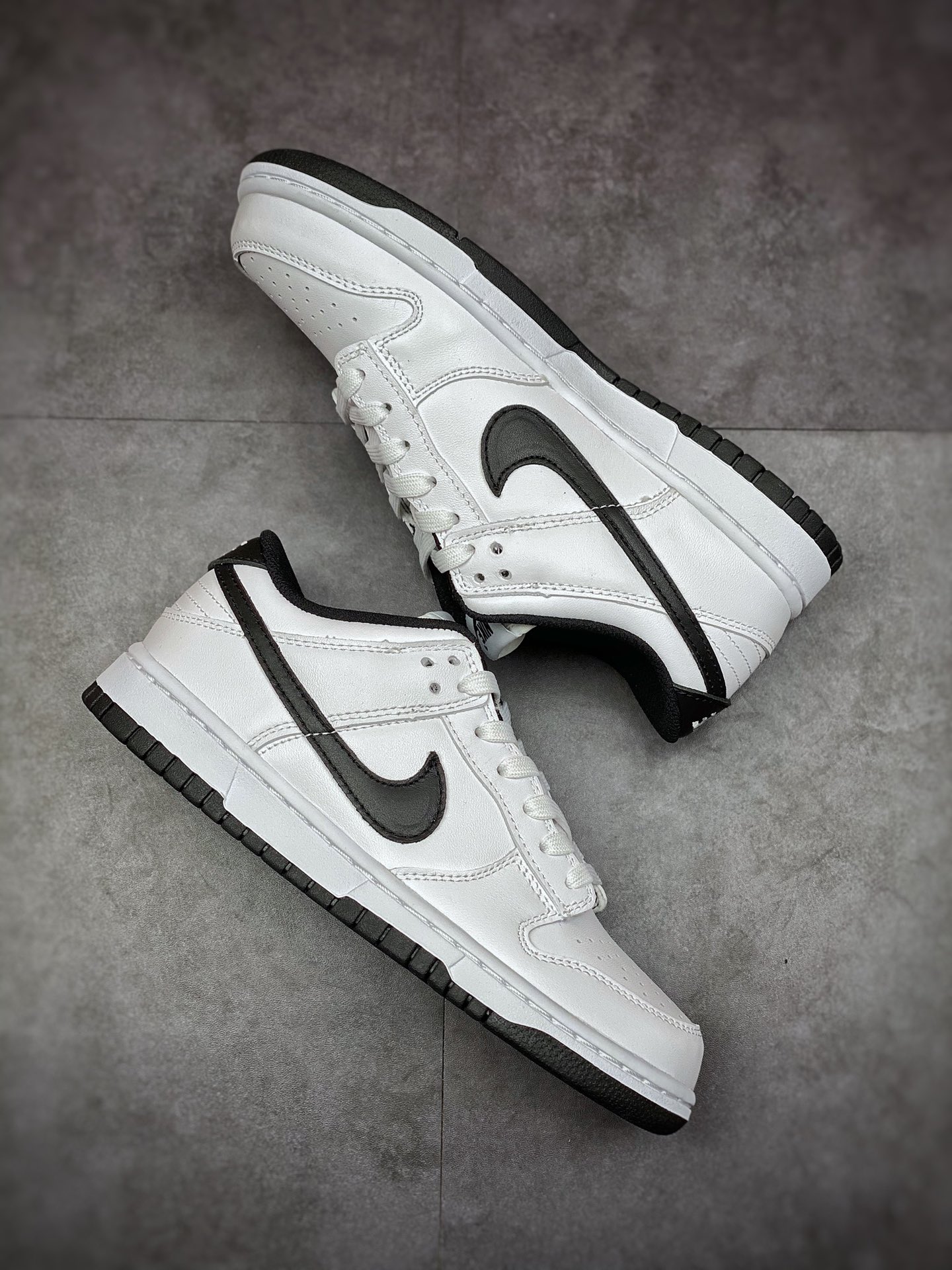 300 NIKE Dunk SB Low 黑白 大厂出品DD1503-113